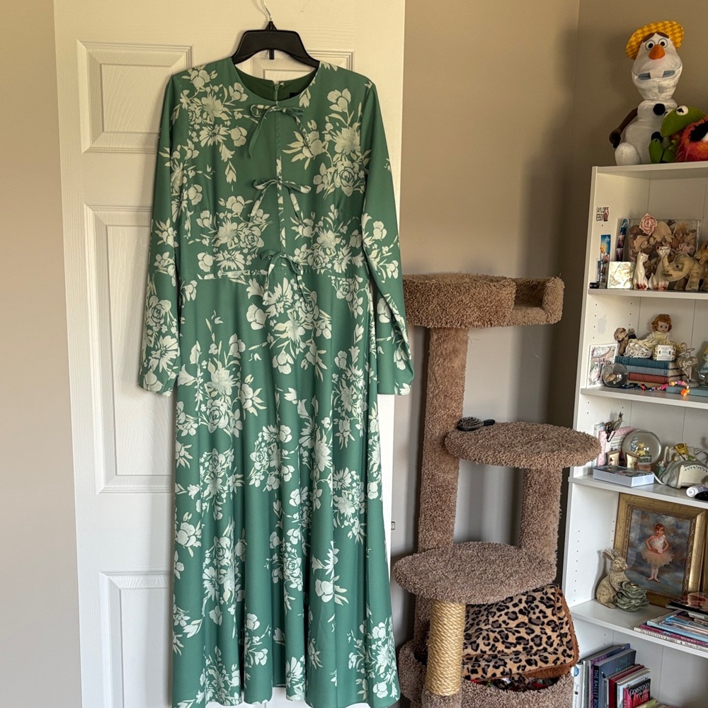 Long Sleeve Green Floral Maxi Dress